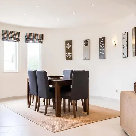 Vale Do Garrao Sleeps 8 With Pool Air Con And Wifi فيلة