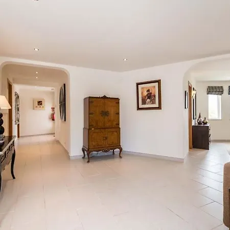 Vale Do Garrao Sleeps 8 With Pool Air Con And Wifi فيلة