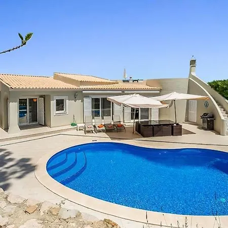 Villa Vale Do Garrao Sleeps 8 With Pool Air Con&wifi *