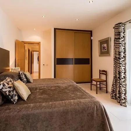 فيلة Vale Do Garrao Sleeps 8 With Pool Air Con And Wifi كينتا دو لاغو