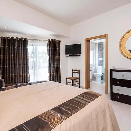 فيلة Vale Do Garrao Sleeps 8 With Pool Air Con And Wifi كينتا دو لاغو