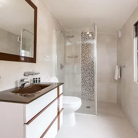 Vale Do Garrao Sleeps 8 With Pool Air Con And Wifi *